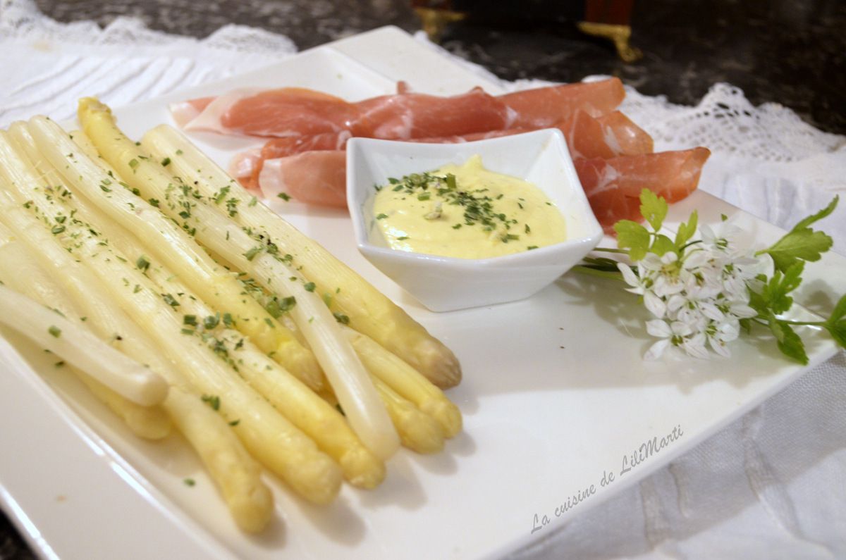 ASPERGES SAUCE MOUTARDE