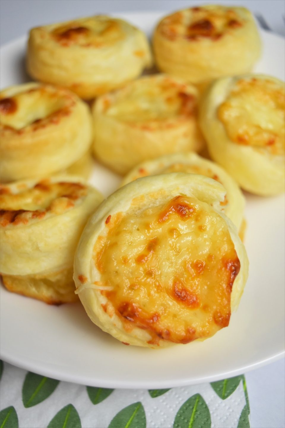 PETITS FEUILLETES AU FROMAGE