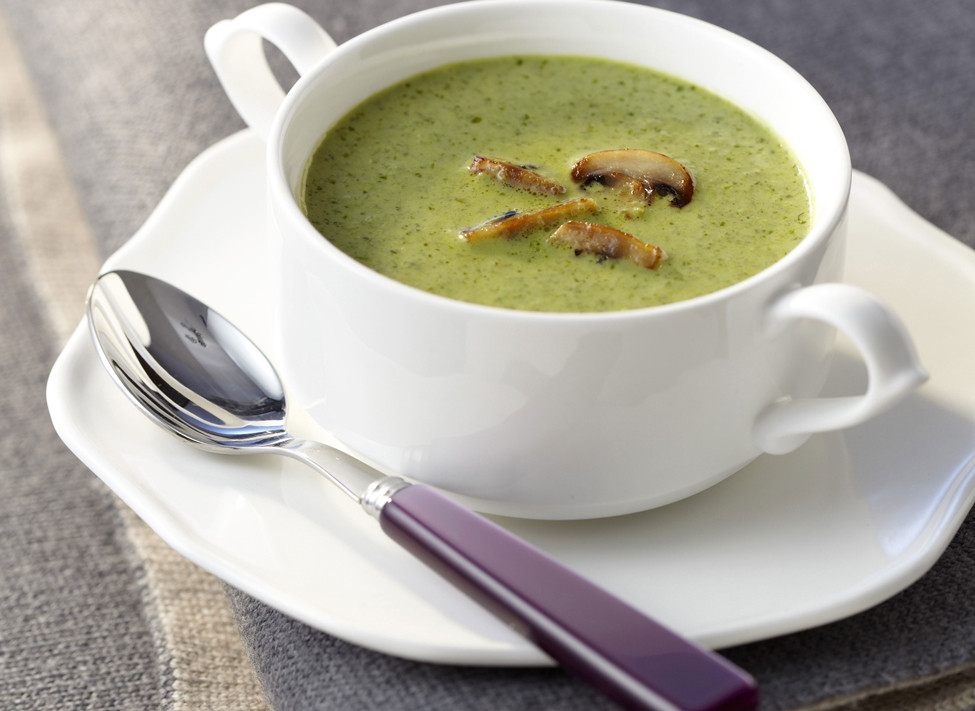 Potage crème de laitue et petits croûtons