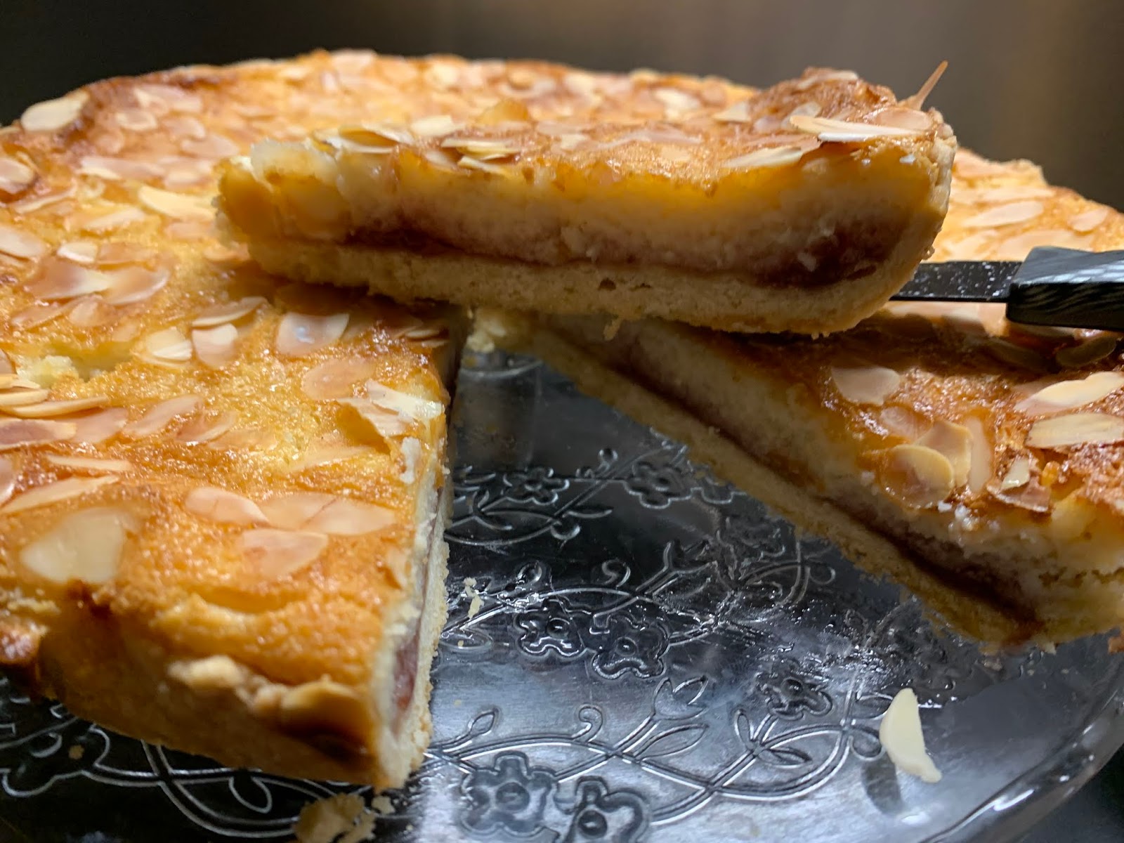 TARTE A LA CONFITURE AUX AMANDES